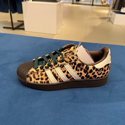 Adidas阿迪达斯三叶草女Superstar复古豹纹贝壳头运动板鞋 KI4203