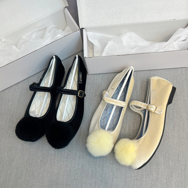 韩国原单玛丽珍鞋~真兔毛球丝绒面料平底浅口圆头春夏新款单鞋女