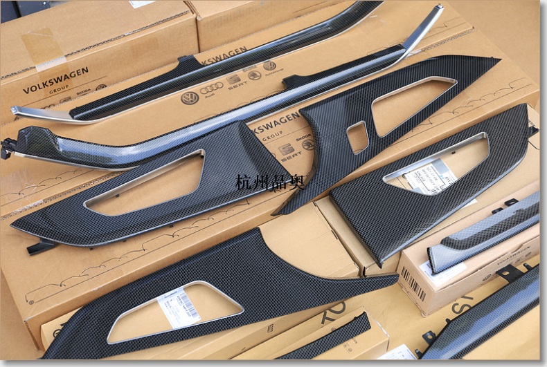 奥迪升级德国原装碳纤维内饰