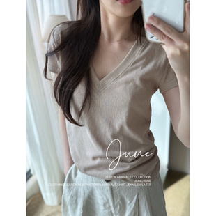 上身苣显瘦高及慵懒感燕麦色v领短袖 自留 t恤简约上衣女