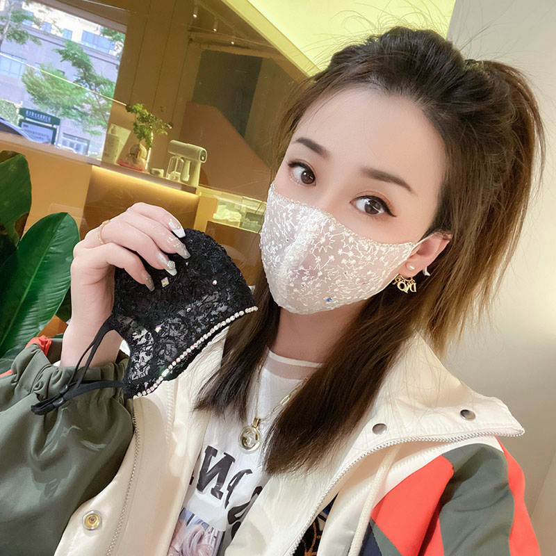 个性时尚透气蕾丝装饰网红口罩