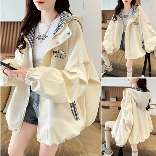 连帽冲锋衣外套少女2026春秋新款初高中学生流行好看格子拼接夹克