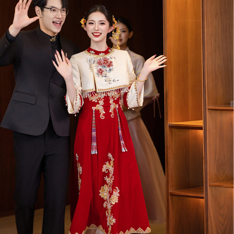 订婚结婚红色旗袍礼服新娘敬酒服