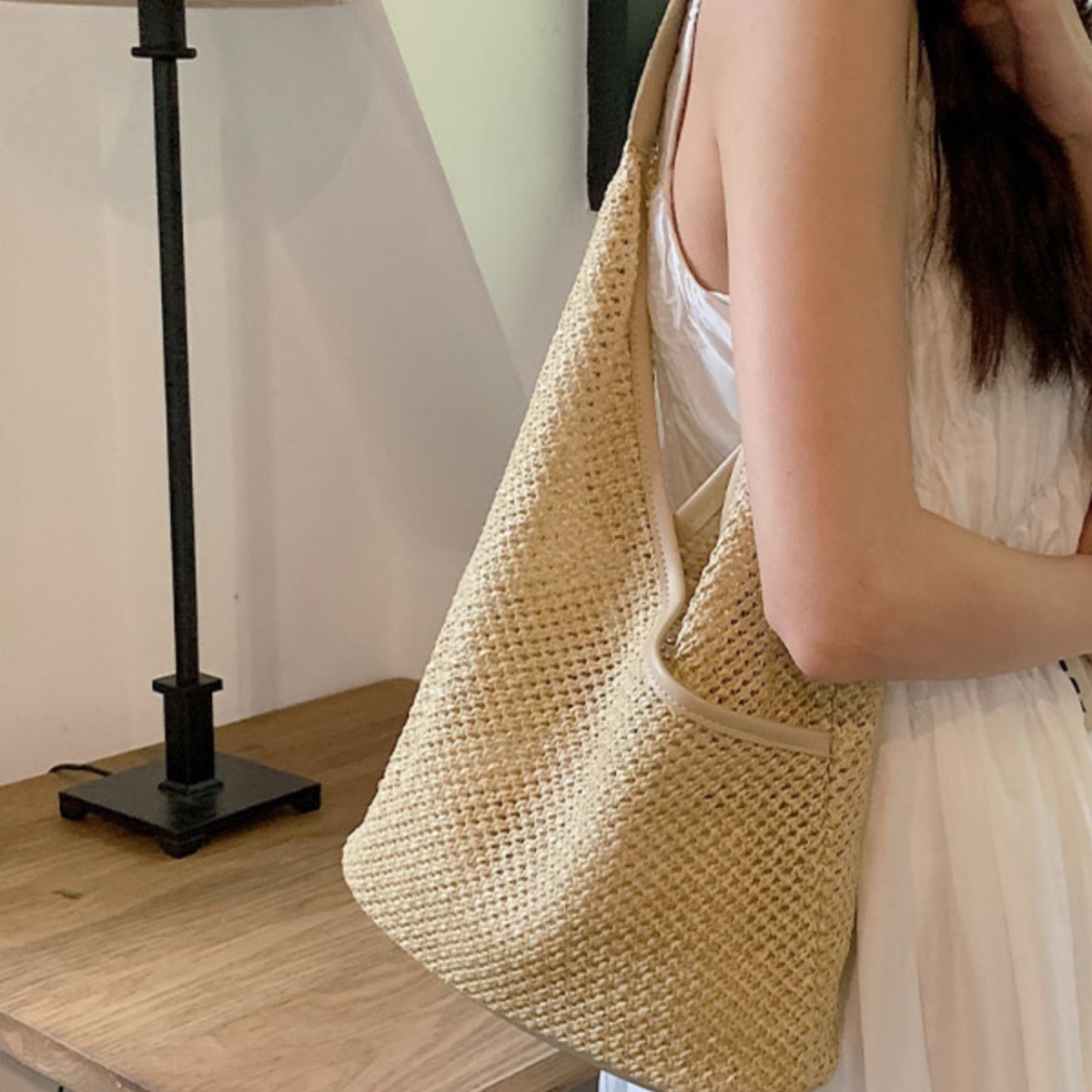 法式草编包女文艺休闲上班包包2025新款时尚小清新编织水桶单肩