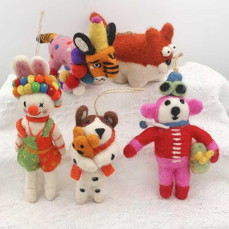 手工羊毛毡成品动物玩偶挂饰摆件呆萌可爱小狗老虎毛毡装饰小挂件