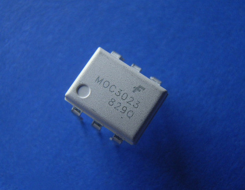 MOC3023 DIP-6 光电耦合器 双向可控硅驱动器  全新原装 可直拍