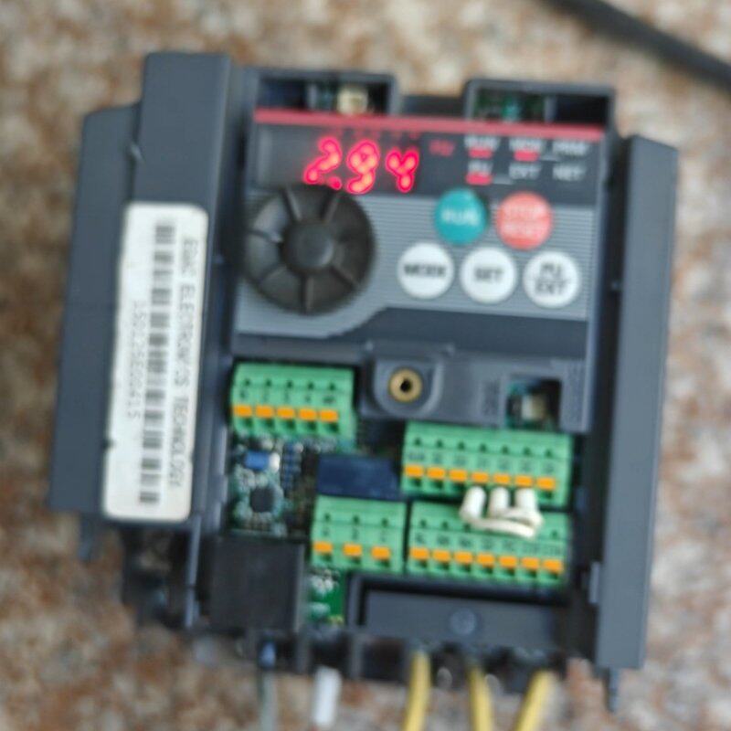 议价三菱变频器FR-D720S-15K-CHT单相220V可维修