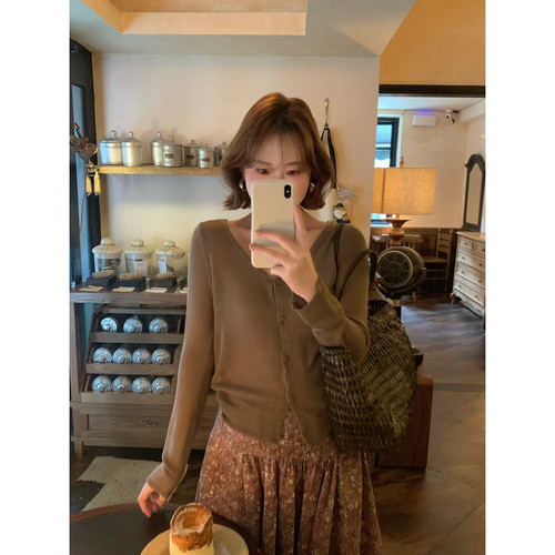 lower April（FA）-开衫女韩版V领百搭休闲外搭上衣针织开衫93097
