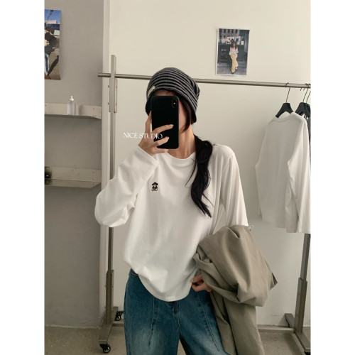 奶思家NICE STUDIO-秋上新极简小狗刺绣百搭正肩长袖T恤L3022-12