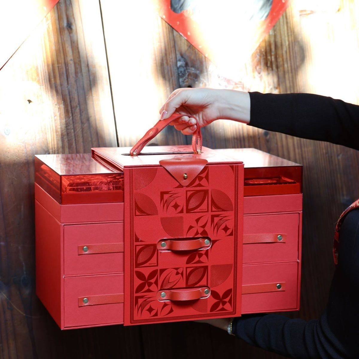 2026春节礼盒亚克力三层零食礼盒员工伴手礼果脯坚果礼盒年会礼包,节庆用品/礼品,春节礼盒,淘宝优惠券,粉丝福利购,淘宝优惠卷