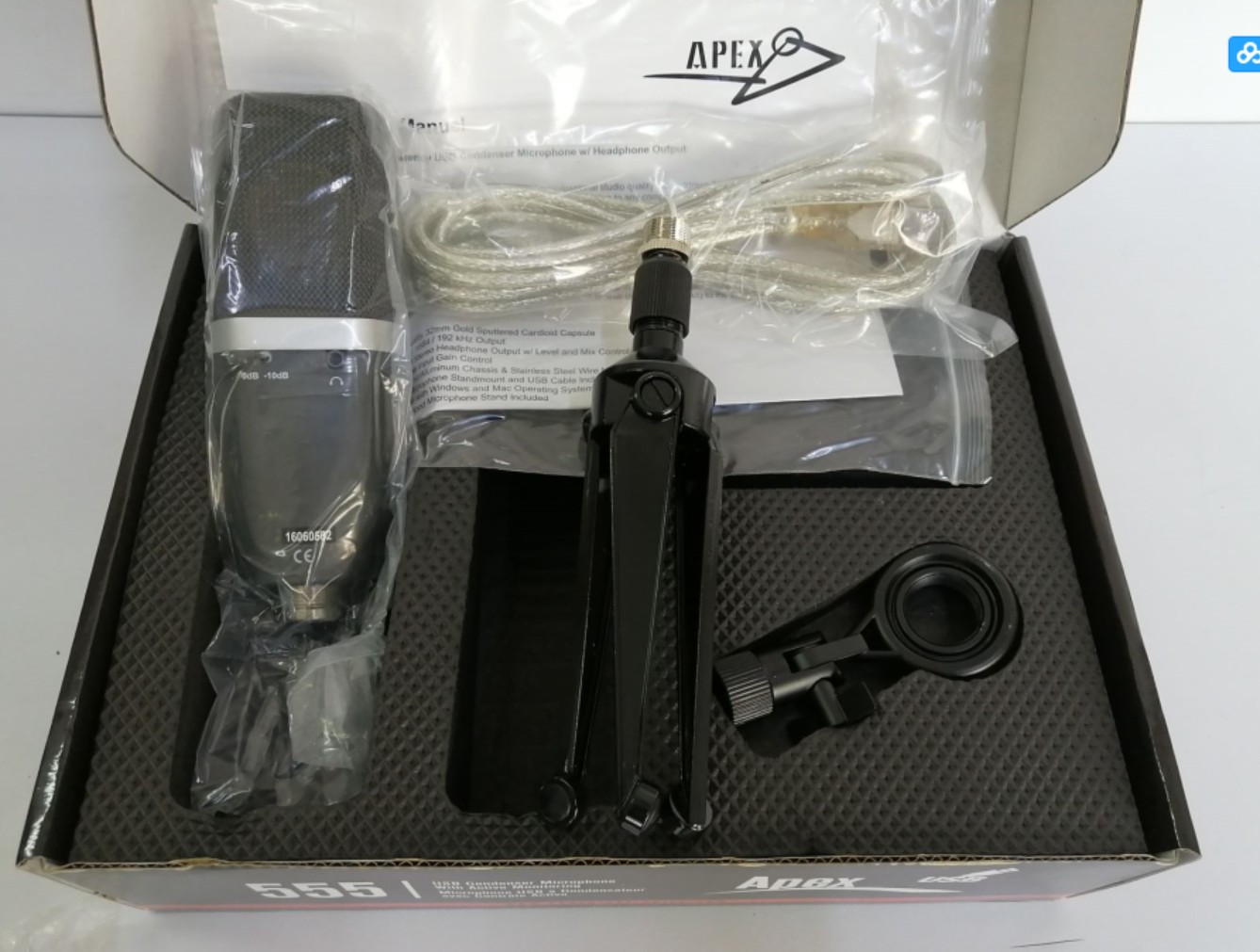 USB接口带音调及监听输出大振膜电容录音直播话筒，加拿大APEX。