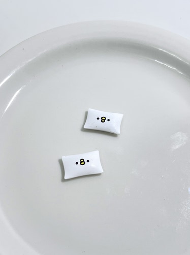 正版散货卡娜赫拉P助与粉红兔兔的梦幻家具枕头手办微缩食玩玩具
