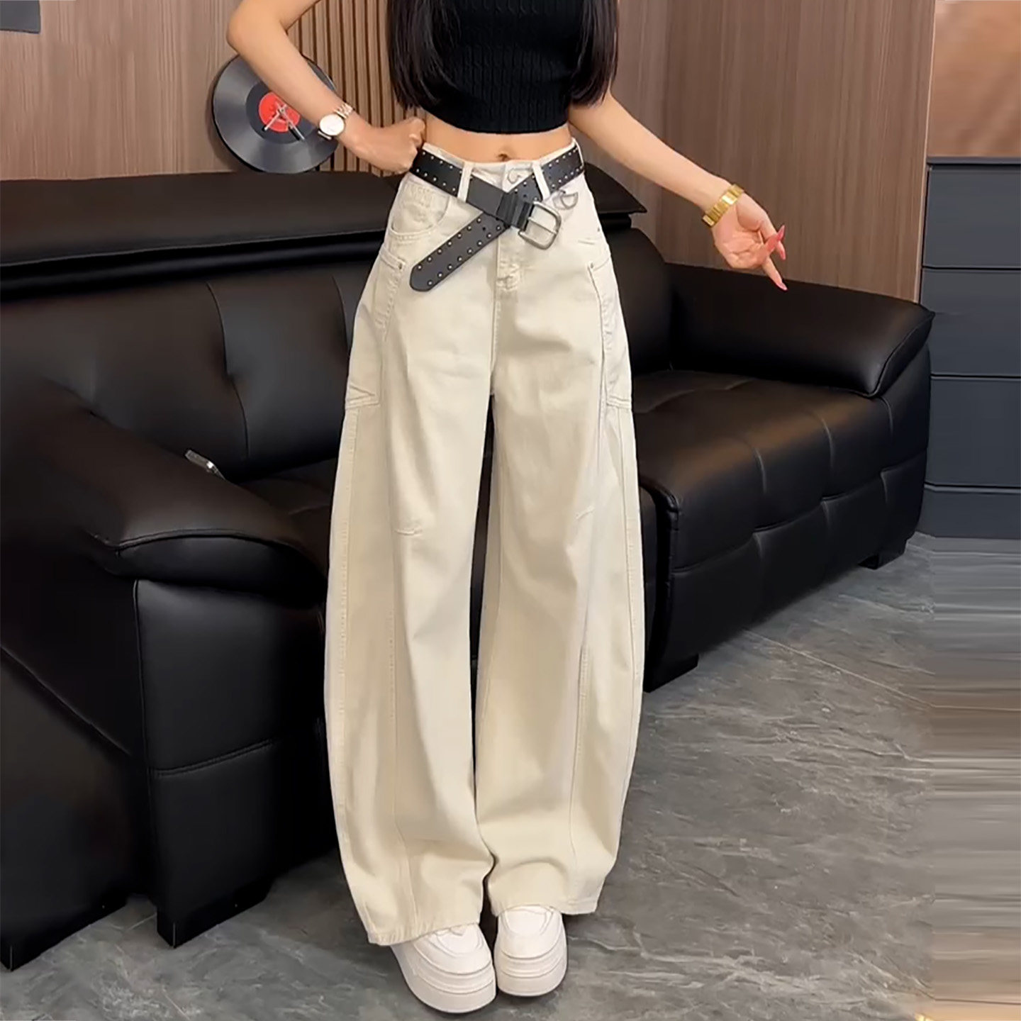 设计美式复古米色弯刀牛仔裤女2026春季新款宽松阔腿直筒休闲长裤