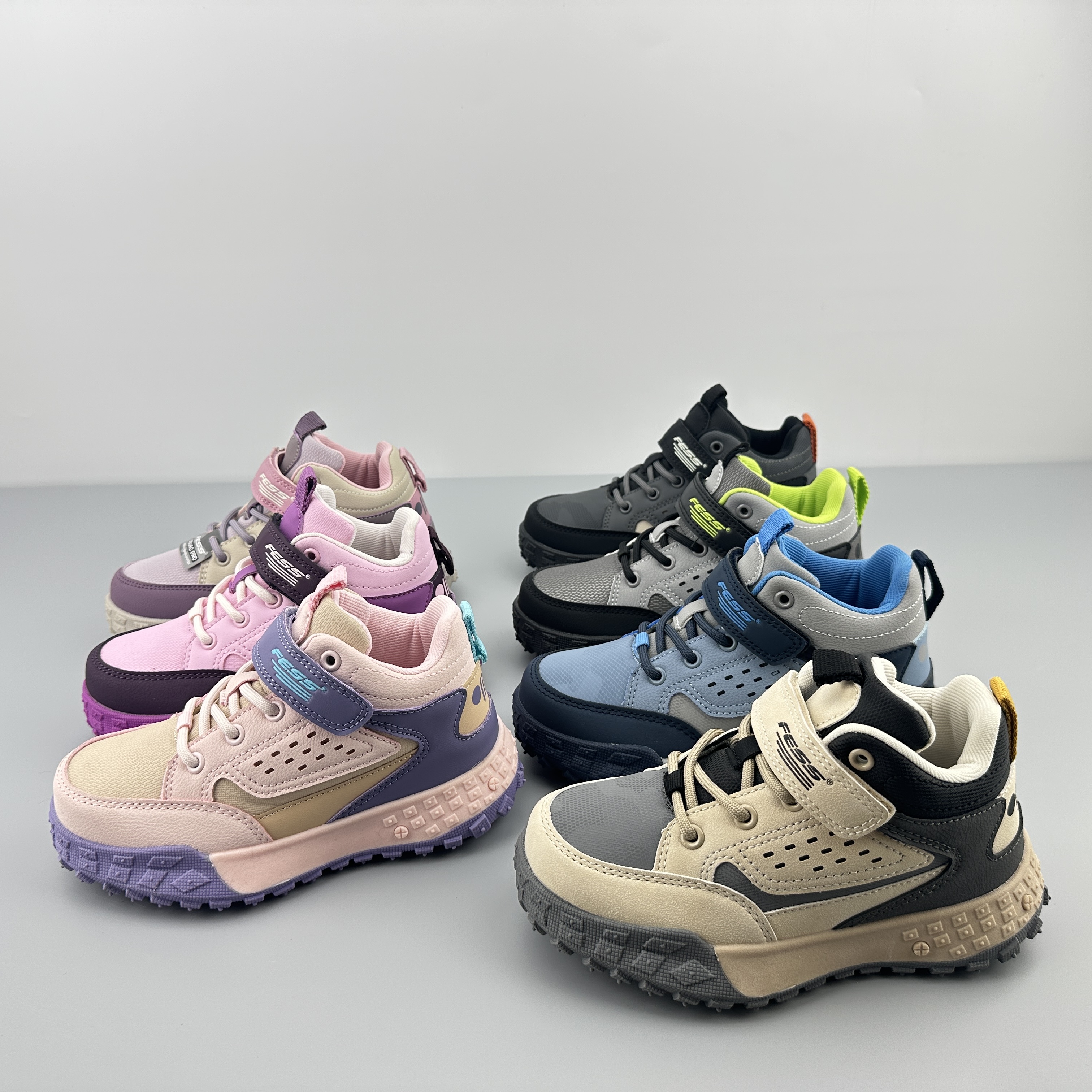 外贸原单出俄罗斯男女童户外运动鞋秋冬款徒步鞋防滑耐磨登山鞋