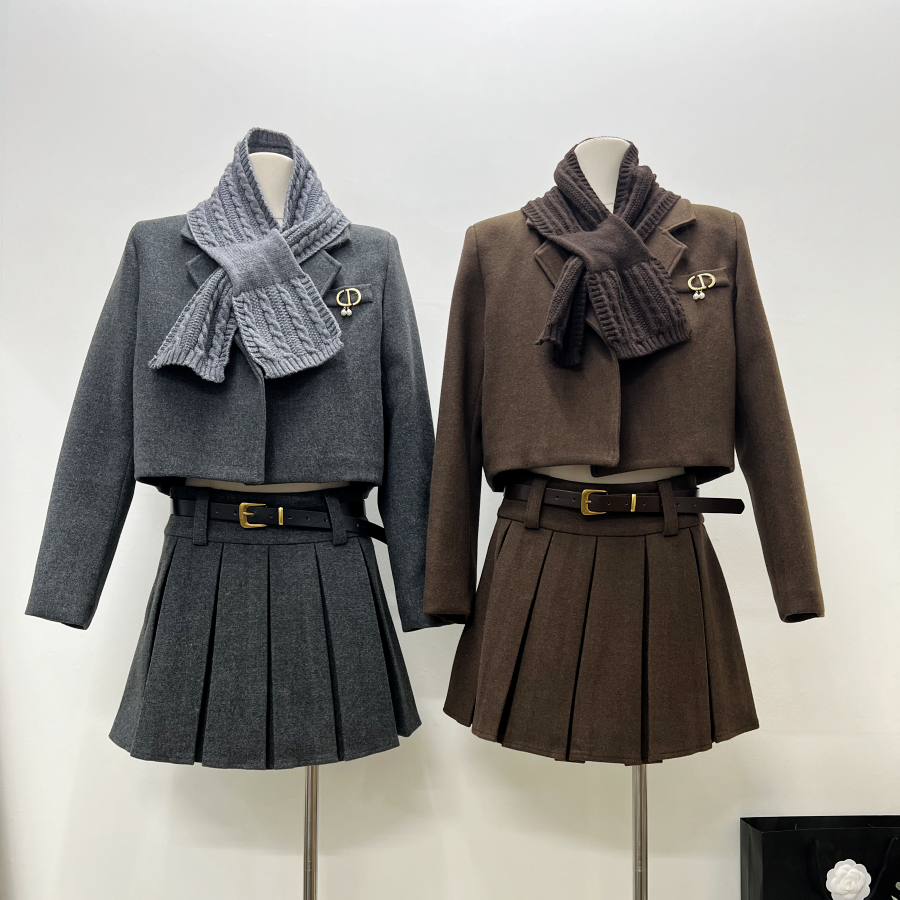 实拍欧洲站轻奢小香风套装千金风夹棉西装外套百褶裙+围脖三件套