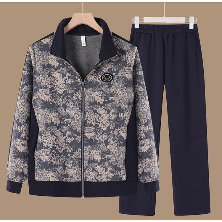 2025新款加肥加大码运动套装60岁妈妈春装中老年人女装休闲两件套