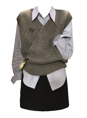 大码胖mm设计感百搭复古条纹长袖衬衫女学院风马甲背心短裙三件套