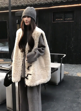 大码胖mm法式高级感气质羊羔毛马甲上衣长袖女春秋修身显瘦三件套