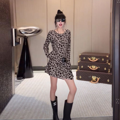 大码女装胖MM休闲慵懒风豹纹长袖连衣裙显瘦舒适松弛感韩系复古风