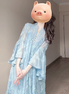 大码胖MM法式温柔风喇叭袖蓝色刺绣连衣裙女度假风绝美收腰长裙子