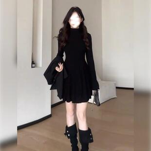 黑色法式半高领连衣裙长袖修身裙子女春秋内搭打底高级感小黑裙