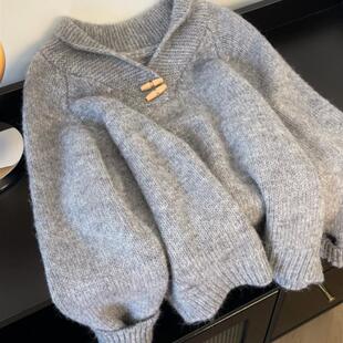 正肩显瘦针织衫 胖mm插肩袖 大码 慵懒风牛角扣灰色翻领毛衣女早春装