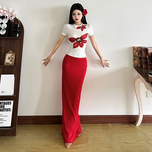 怪诞女孩 T恤红色包臀半身裙两件套女 泰兰德海岛度假风印花短袖