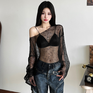 怪诞女孩 酷飒街头个性网眼镂空斜肩T恤女 小众宽松透视罩衫上衣