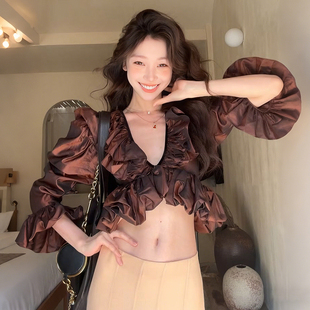 怪诞女孩 易梦玲同款荷叶边V领长袖衬衫女 绝美修身露脐度假上衣