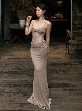 怪诞女孩 轻熟御姐风卡其色扭结吊带连衣裙女 蕾丝拼接包臀鱼尾裙