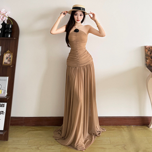 怪诞女孩 希腊女神风卡其色褶皱挂脖连衣裙女 网纱大裙摆度假长裙