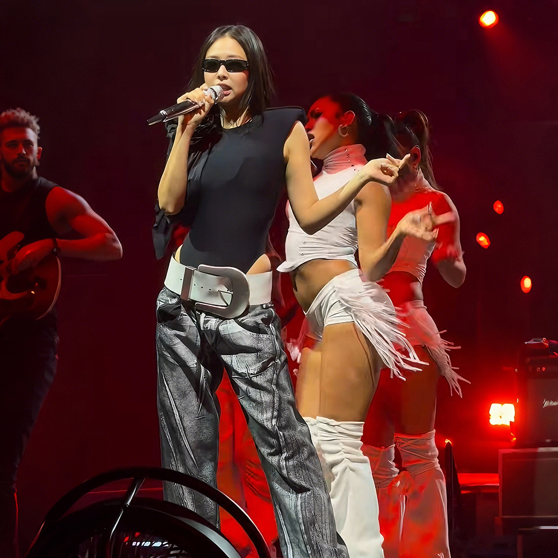 Jennie同款黑色立体花朵连体衣女