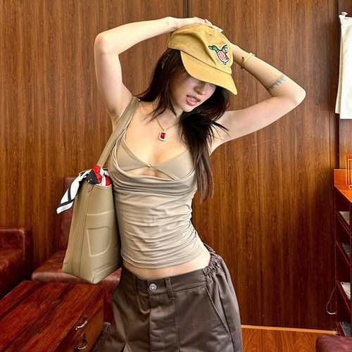 纯欲风辣妹假两件镂空吊带背心女