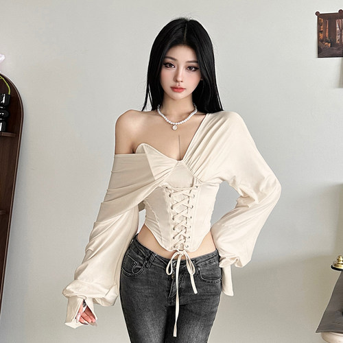 纯欲辣妹绑带鱼骨一字肩长袖T恤