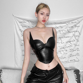 怪诞女孩 酷帅高街风紧身显瘦PU皮短上衣辣妹bi备性感百搭吊带潮