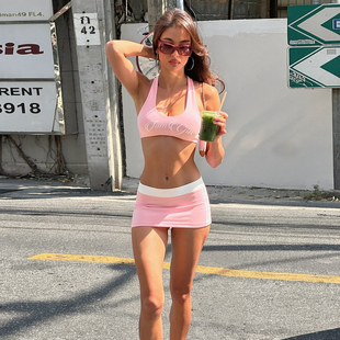 怪诞女孩 美式运动风印花超短款挂脖背心修身迷你裙裤短裙两件套