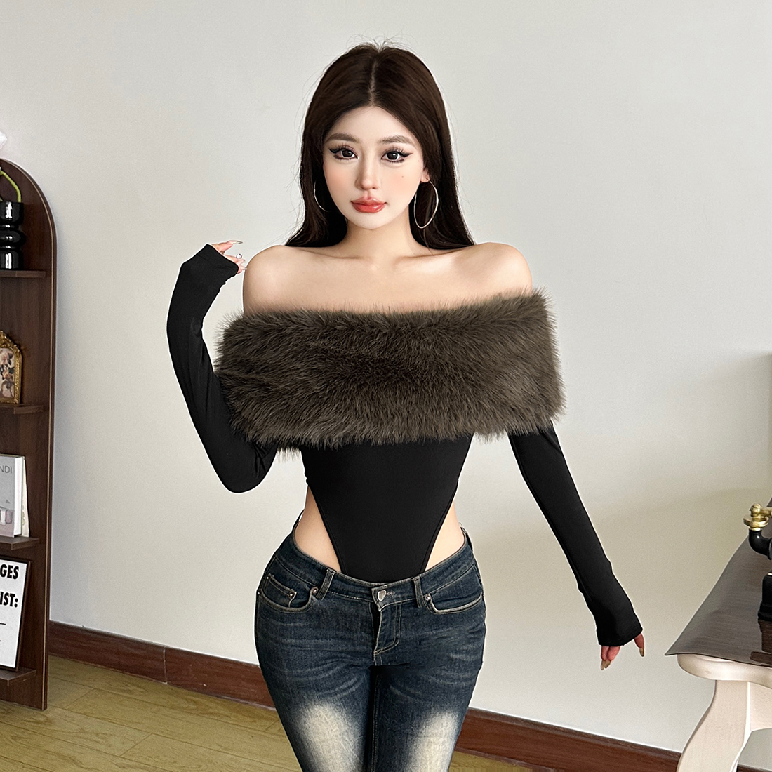 秋冬氛围感毛毛领一字肩连体衣女