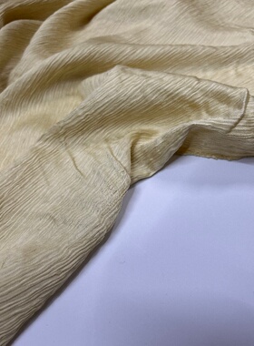 浅黄色亮泽压皱醋酸面料服装布料手工DIY服装制作材料360g