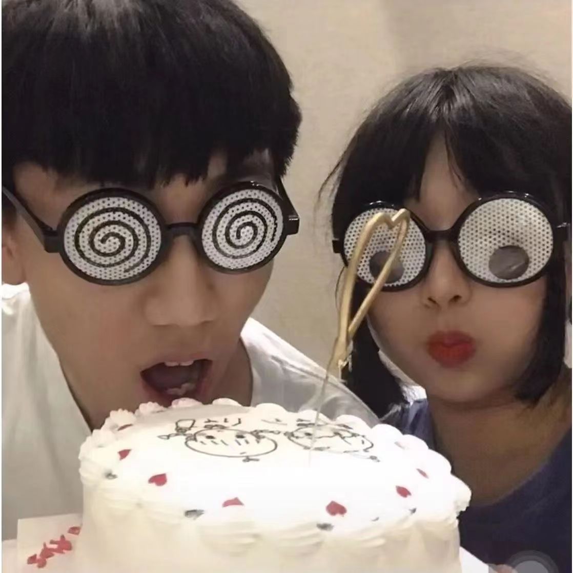 学生自拍搞怪眼镜创意眩晕可转动眼珠子墨镜儿童生日派对拍照道具