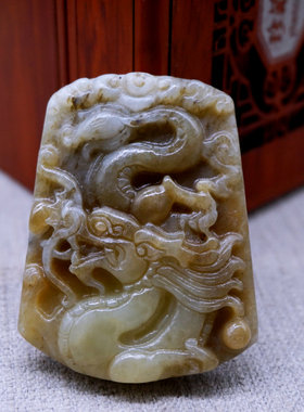 新疆和田玉游龙戏珠龙牌挂件糖黄色生肖龙吊坠白玉游龙玉佩项链坠