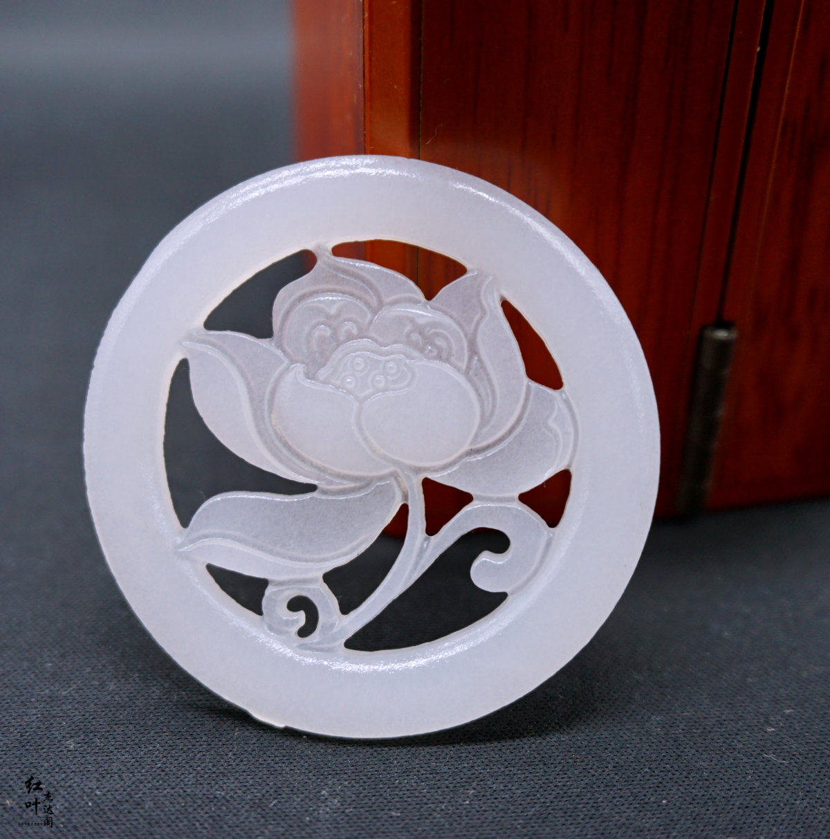 阿富汗白玉白玉镂空雕刻花开富贵吊坠挂件莲花玉佩玉坠毛衣坠颈饰