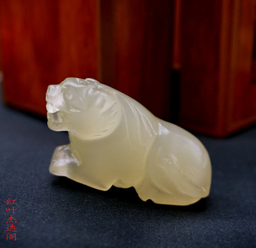 阿富汗冰丝玉老虎把件立体虎把件虎虎生风晶莹剔透立体雕刻把件