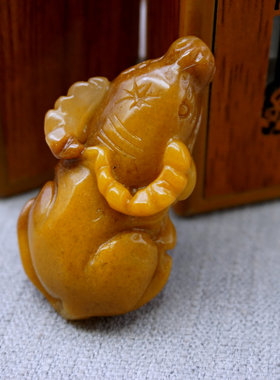 天然玉石金丝玉黄玉立体生肖黄牛吊坠 勤奋耕牛挂件 扭转乾坤玉坠