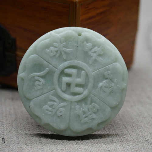 贵州翠万字玉坠满绿六字真言