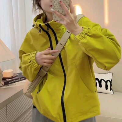 高级感连帽冲锋衣外套女2026春秋新款小个子宽松短款百搭休闲夹克