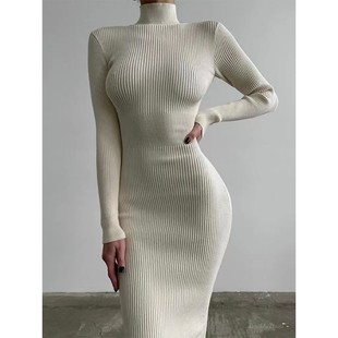 纯色高领紧身针织连衣裙Solid color high neck tight knit dress