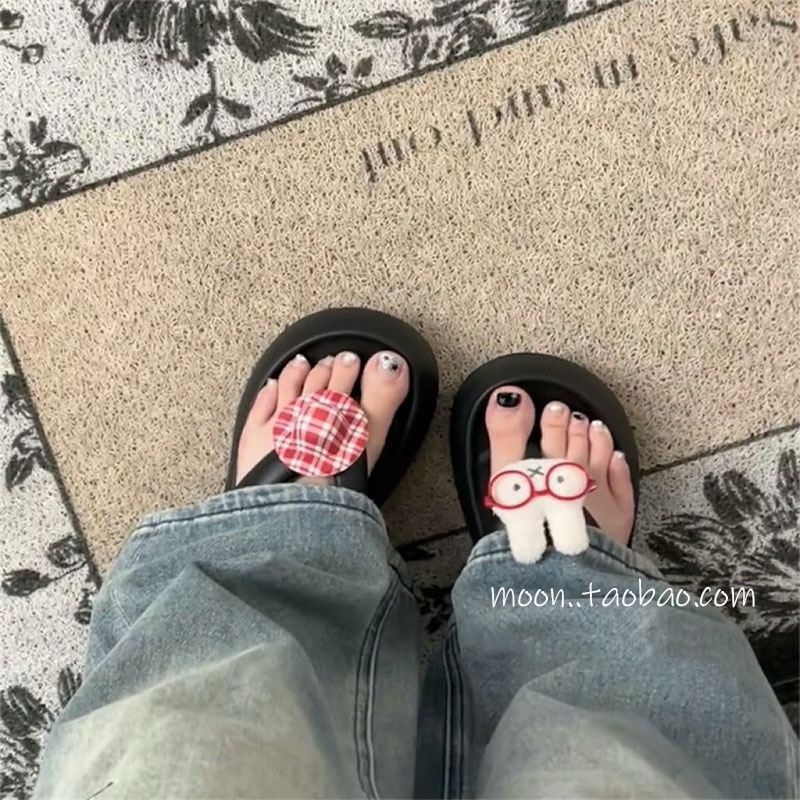 夏季沙滩海边人字拖女2025新款厚底防水防滑外穿夹脚凉拖鞋增高
