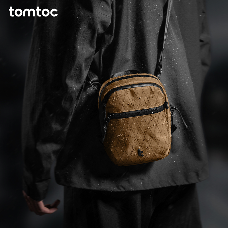 tomtoc斜挎包男士男款单肩包护照包便携包胸包手机包小型挎包T37