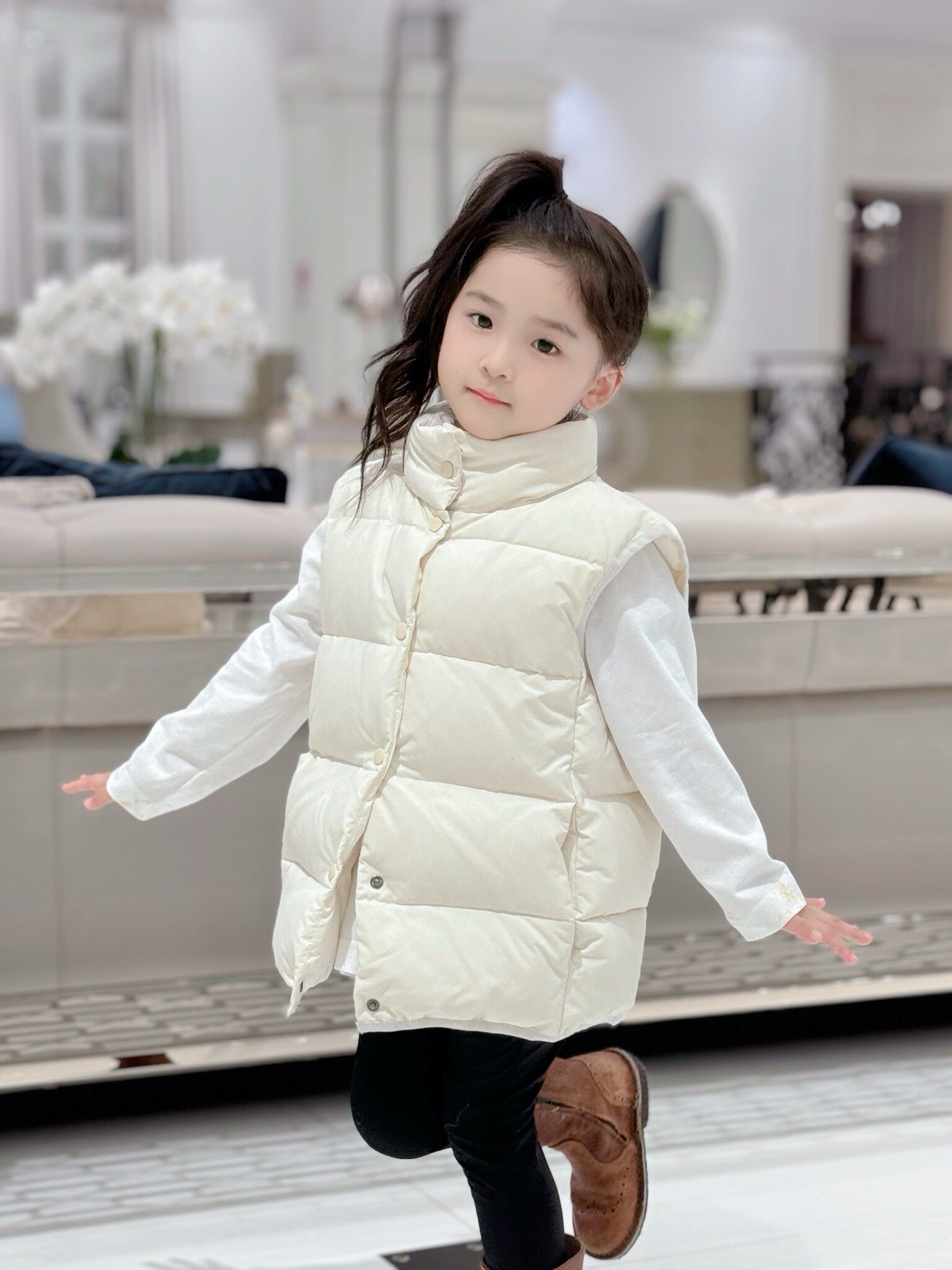 羽绒马甲女款2026新款冬季加厚保暖背心外穿坎肩外套亲子款三色图片