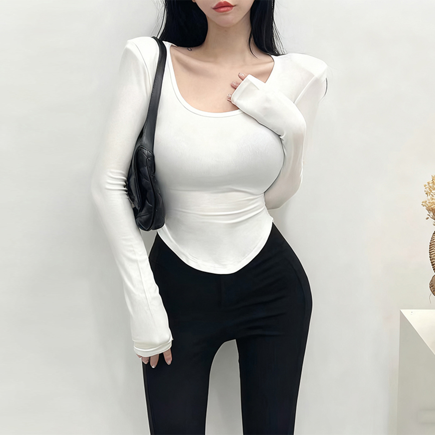 辣妹U领显身材收腰修身长袖t恤女